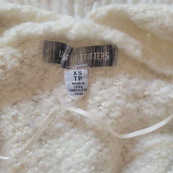 Urban Outfitters Fuzzy Cropped Cardigan Top - Picture 4 of 12
